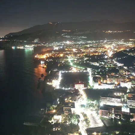 Deluxe Alojamento de Acomodação e Pequeno-almoço Sorrento