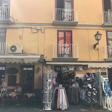 Deluxe Oda ve Kahvaltı Sorrento