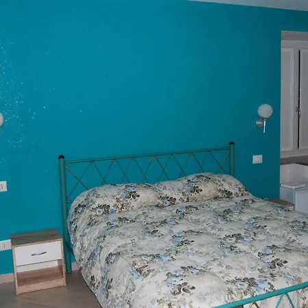 Deluxe Bed & Breakfast 2*