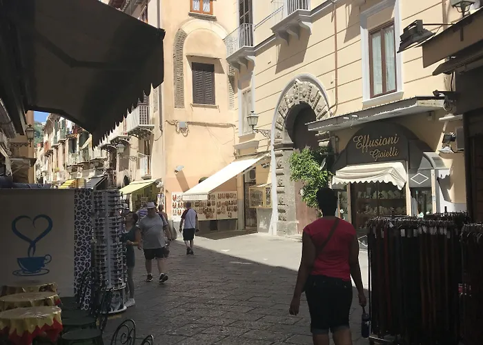 Deluxe فندق مبيت وإفطار 3*